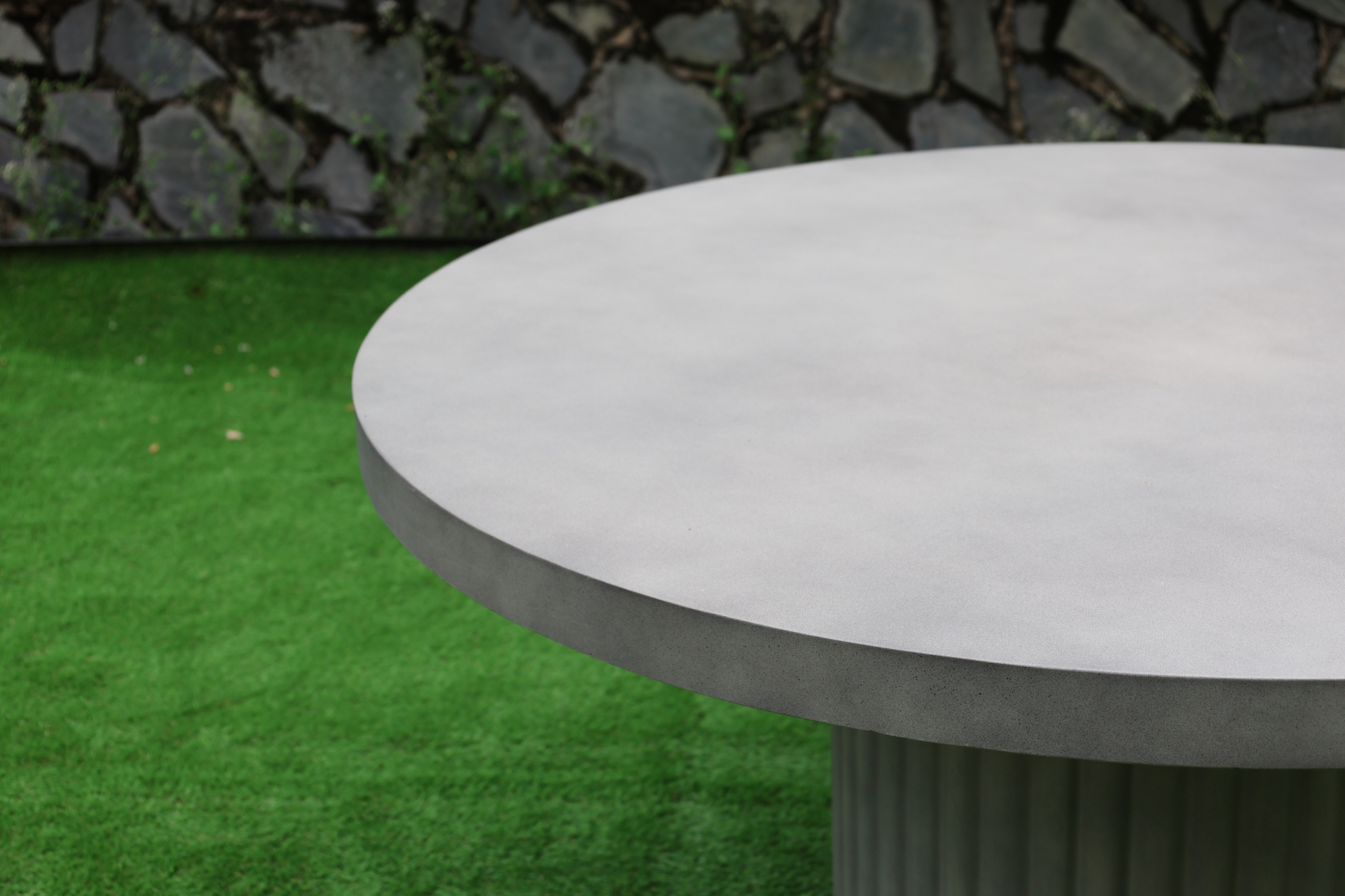Medium Fluted Base Round Concrete Dining Table