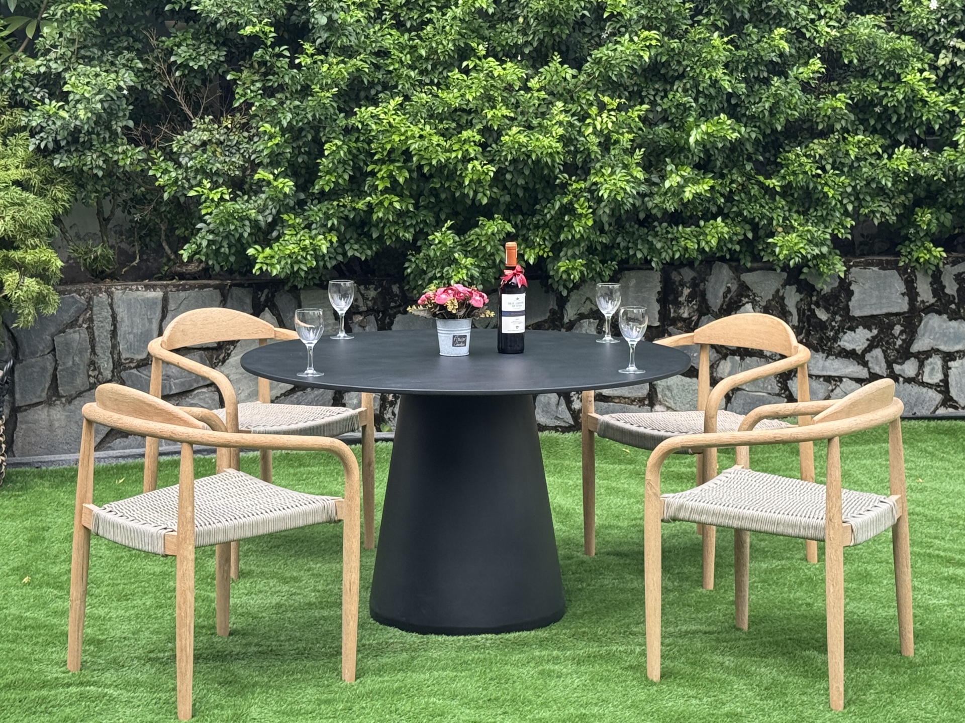 Cone Base Round Concrete Dining Table