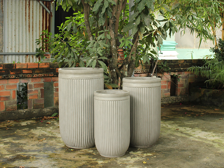 SET OF 3 LUXURY TALL ROUND CONCRETE PLANTERS WITH STRIPED DESIGN