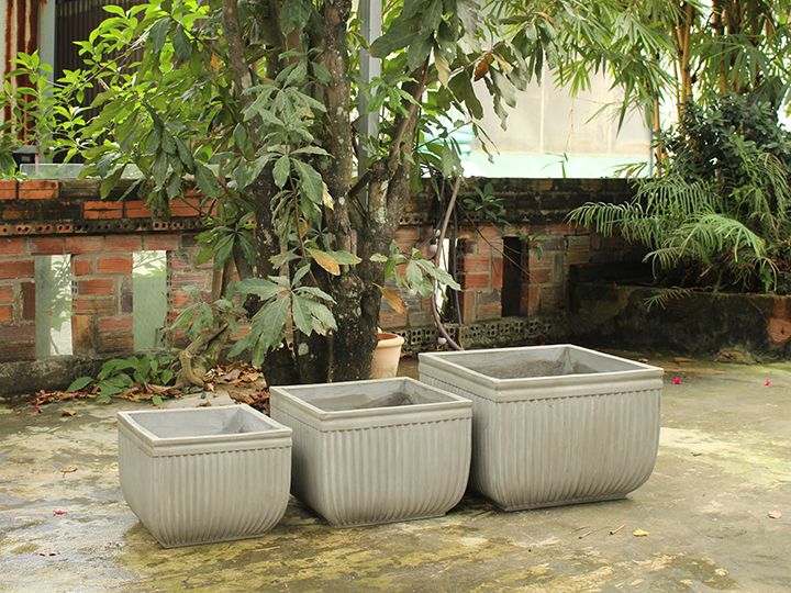 SET OF 3 LUXURY SQUARE CONCRETE PLANTERS WITH STRIPED DESIGN