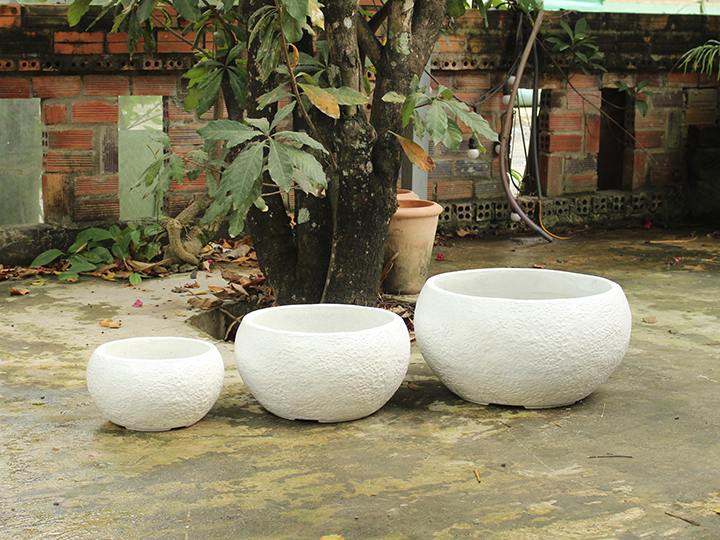 SET OF 3  ROUND POT CONCRETE WITH ANTIQUE DESIGN