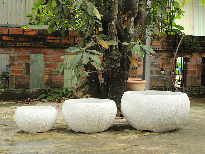 SET OF 3  ROUND POT CONCRETE WITH ANTIQUE DESIGN