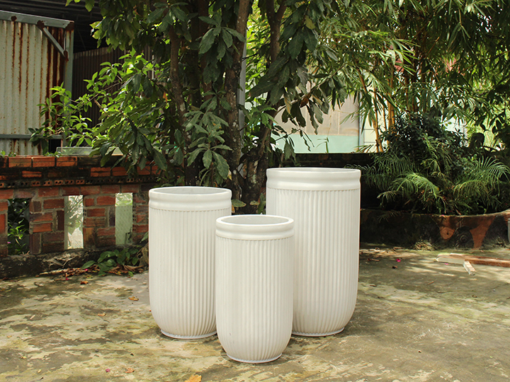 SET OF 3 LUXURY TALL ROUND CONCRETE PLANTERS WITH STRIPED DESIGN