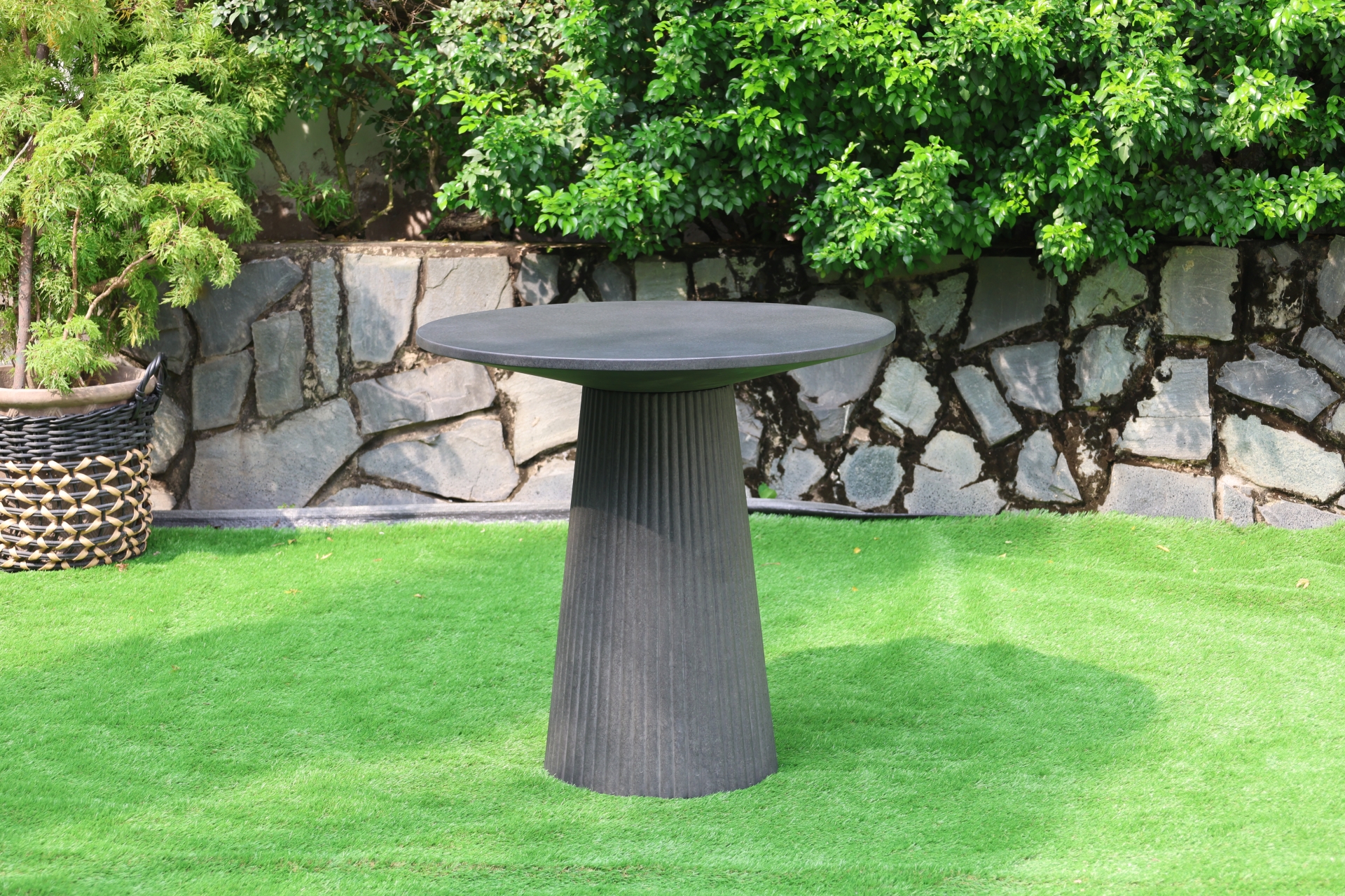 FLUTED ROUND  CONCRETE BISTRO TABLE 31
